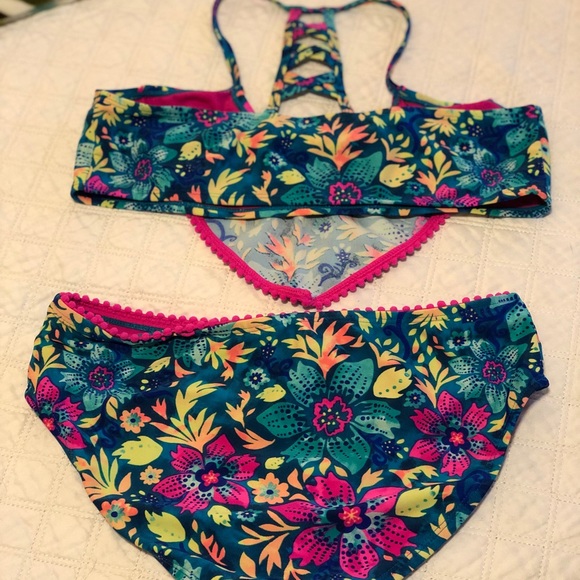 Girls Swimsuit - Picture 2 of 4